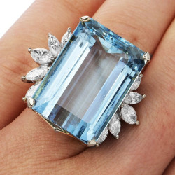 18ct Emerald Cut Aquamarine Vintage Cocktail Ring