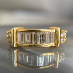 Round and Baguette Cut Art-deco Simple Knot Wedding Band