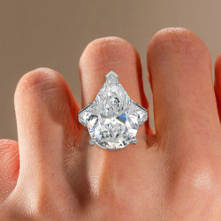 18ct Pear Cut White Sapphire Classic Engagement Ring