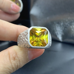 10ct Yellow Sapphire Hammered Finish Cocktail Ring