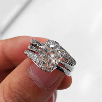 1.5ct Round Cut White Sapphire 3pcs Bridal Set