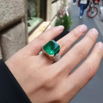 15ct Asscher Cut Emerald Paved Cocktail Ring
