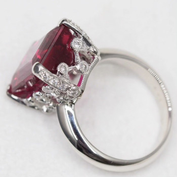 14ct Emerald Cut Ruby Vintage Cocktail Ring