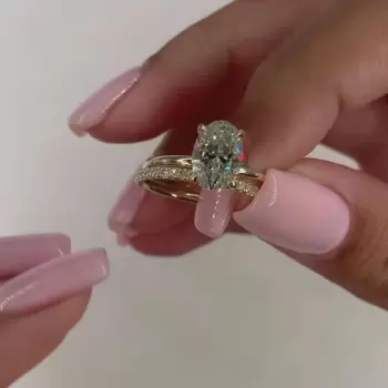 4ct Oval Cut White Sapphire 2pcs Bridal Set in Gold