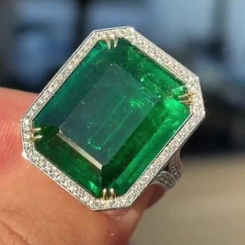 15ct Emerald Vintage Halo Cocktail Ring