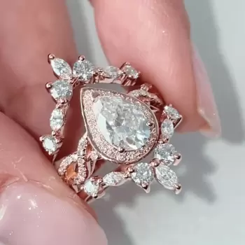 2ct Pear Cut White Sapphire 3pcs Bridal Set in Rose Gold