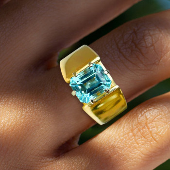 2.5ct Simple Classic Emerald Cut Aquamarine Engagement Ring