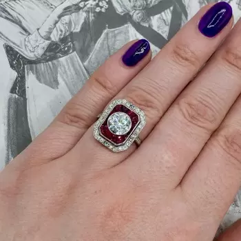 Round Cut Art-Deco Halo Vintage Engagement Ring