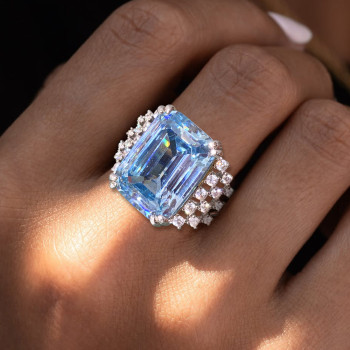 14ct Emerald Cut Aquamarine Cluster Cocktail Ring