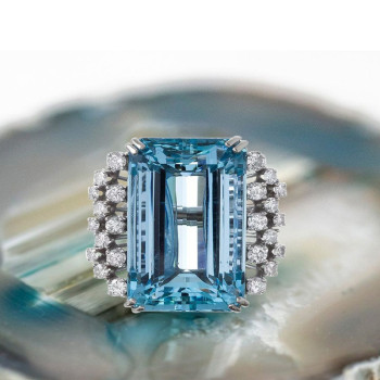 14ct Emerald Cut Aquamarine Cluster Cocktail Ring