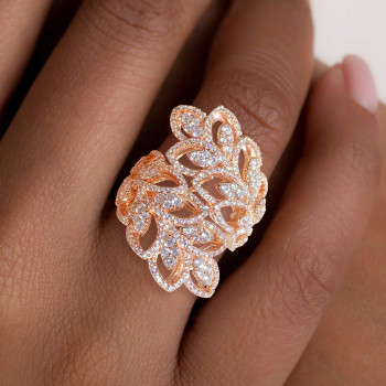 Nature-inspired Two Tone Leaves Bold Cocktail Ring