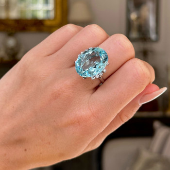 15ct Oval Cut Aquamarine Classic Cocktail Ring