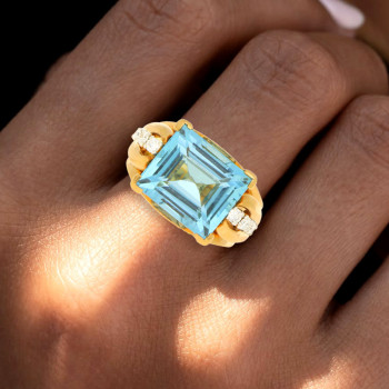 14ct Emerald Cut Aquamarine Vintage Cocktail Ring