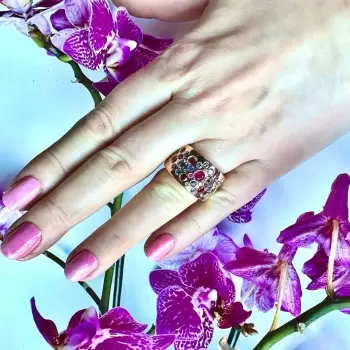 Flush Set Scatterred Multicolor Sapphire Bold Cocktail Ring
