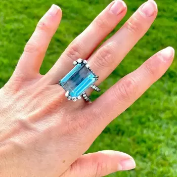 14ct Emerald Cut Aquamarine Cluster Cocktail Ring