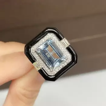 8ct Emerald Cut Aquamarine Gorgeous Art-deco Cocktail Ring