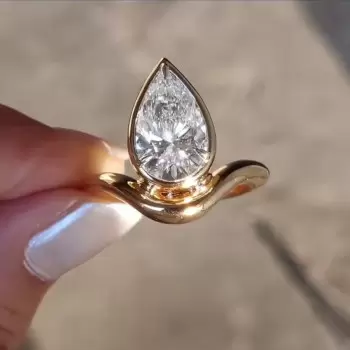3ct Pear Cut Curved Shank Modern Simple Engagement Ring