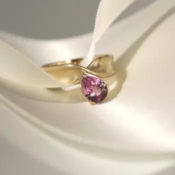 2ct Pear Cut Fuchsia Pink Sapphire Promise Ring