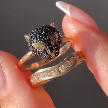 Multicolor Sapphire Panther Ring With Curved Band Set
