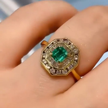 1.2ct Emerald Vintage Halo Dainty Engagement Ring