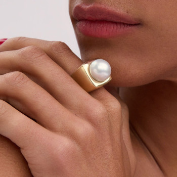 13MM Pearl Modern Sculptural Gold Tone Cocktail Ring