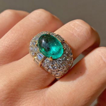 5.8ct Oval-Shaped Cabochon Cut Emerald Cocktail Ring