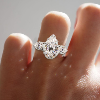 2ct Pear Cut Flower Carving Vintage Three Stone Engagement Ring