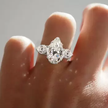 2ct Pear Cut Flower Carving Vintage Three Stone Engagement Ring
