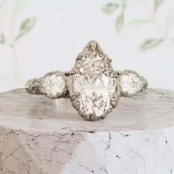 2ct Pear Cut Flower Carving Vintage Three Stone Engagement Ring
