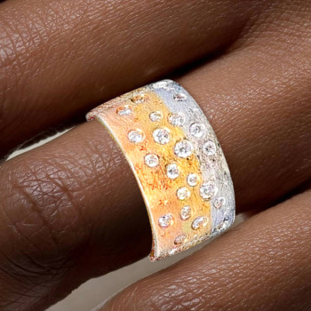 Flush Set Scattered Satin Finish Three Tone Star Wedding Band