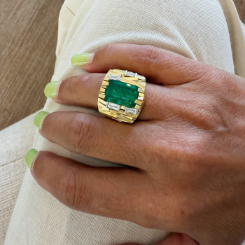 8ct Emerald Cut Emerald Modern Cocktail Ring
