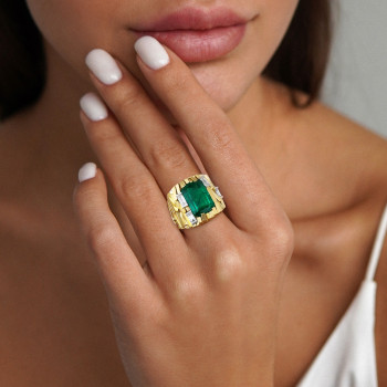 8ct Emerald Cut Emerald Modern Cocktail Ring