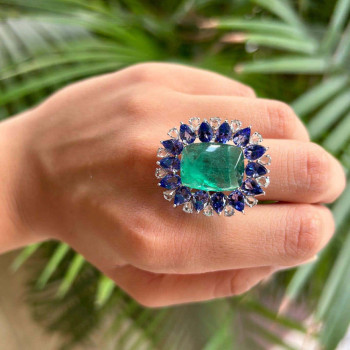 8ct Cushion-shaped Sugarloaf Cut Emreald Halo Cocktail Ring