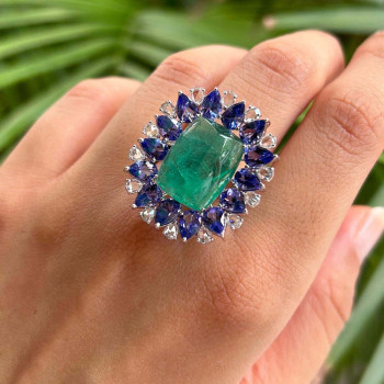 8ct Cushion-shaped Sugarloaf Cut Emreald Halo Cocktail Ring