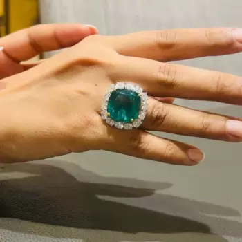 18ct Huge Cushion Cut Emerald Halo Cocktail Ring