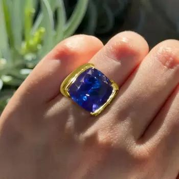 9.5ct Tanzanite Blue Sapphire Two Tone Cocktail Ring