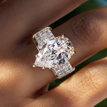 10ct Wide Shank Pear Cut Engagement Ring