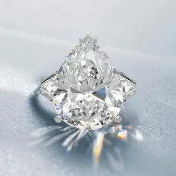18ct Pear Cut White Sapphire Classic Engagement Ring