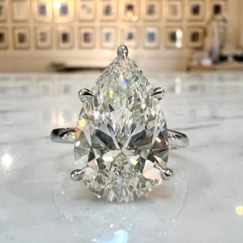 10ct Pear Cut Classic Engagement Ring