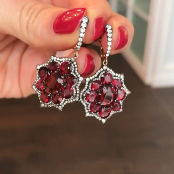 5.65ct Fashion Ruby Drop Earrings in Gold