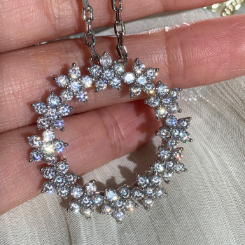 7.5ctw Round Cut Flower Design Garland Pendant Necklace