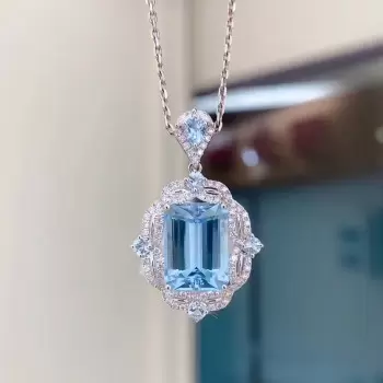 14ct Emerald Cut Aquamarine Vintage Pendant Necklace