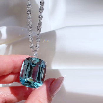 Multi-cut Chain 18ct Cushion Cut Aquamarine Statement Necklace