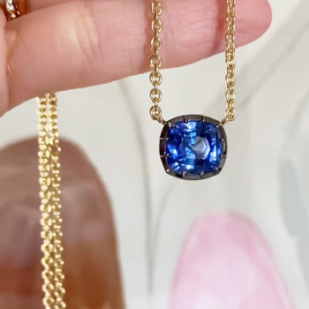 7.5ct Cushion Cut Blue Sapphire Vintage Pendant Necklace