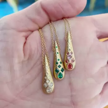 Flush Set Multicolor Sapphrie Waterdrop Pendant Necklace
