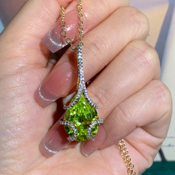 10.2ct Pear Cut Peridot Pendant Necklace