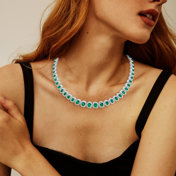 25ctw Halo Oval Cut Emerald Elegant Necklace