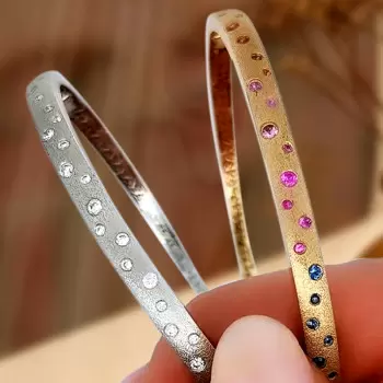 Flush Set Simple Classic Sandblasted Starry Bangle