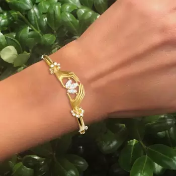 Vintage Marquise Cut Sandblasted Love Hands Bangle