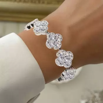 28ctw Round Cut Clover Statement Bracelet